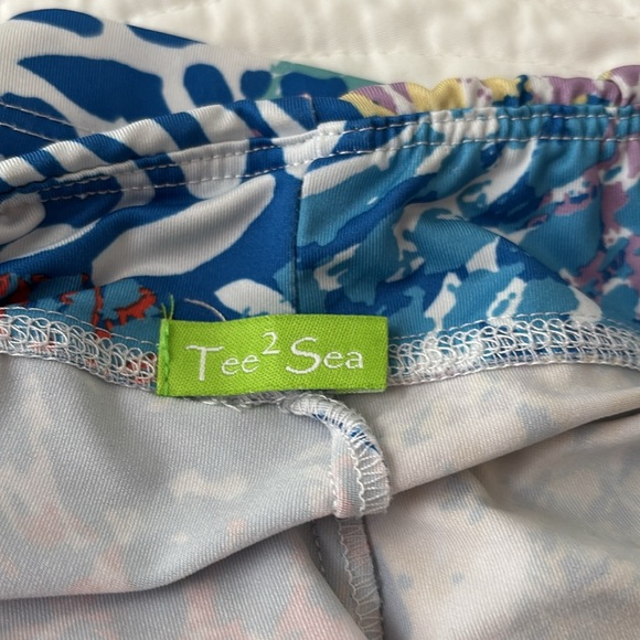 Tee 2 Sea Resort Shorts Golf Swim Biking Fitness
Red blue tropical colorful M - Picture 4 of 11